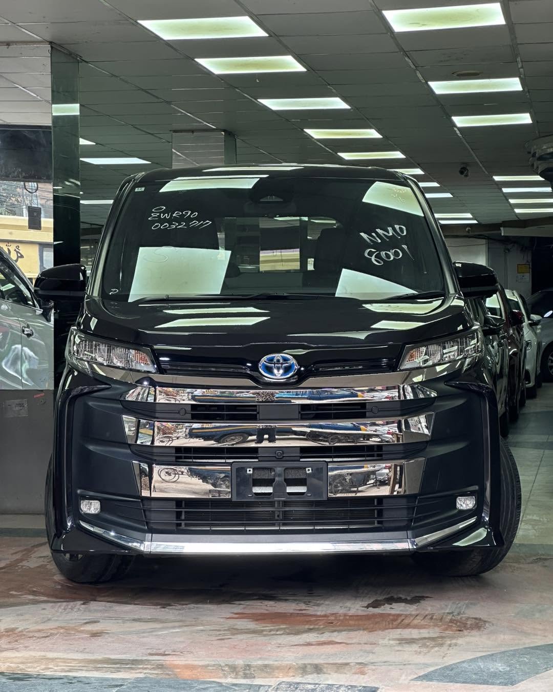 Toyota Noah S-Z Package Hybrid 2022