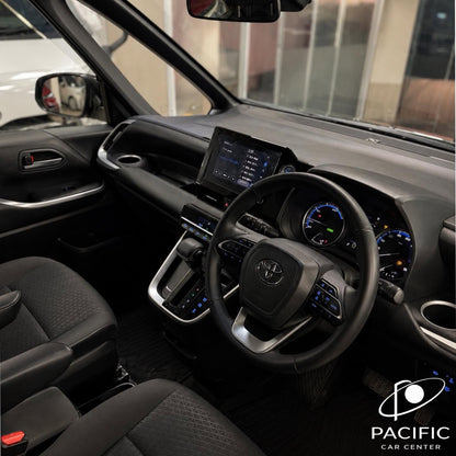 Toyota Noah Hybrid X 2022