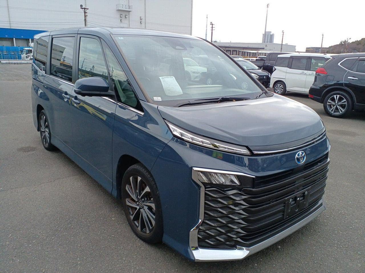 Toyota Voxy Hybrid S-Z 2022