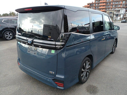 Toyota Voxy Hybrid S-Z 2022